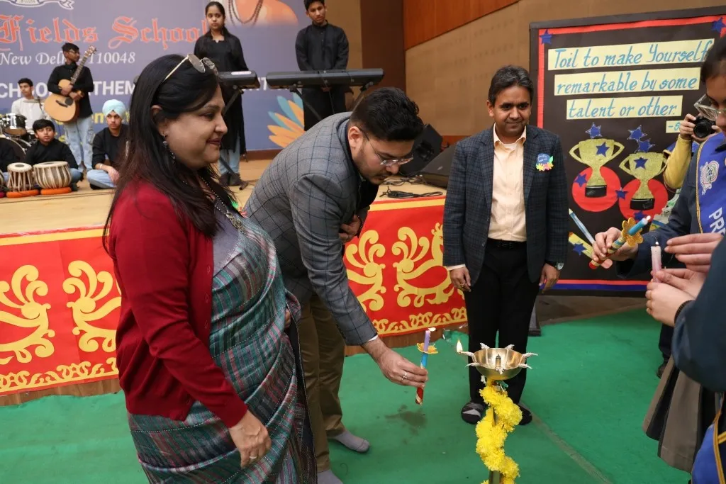 Students collaborating